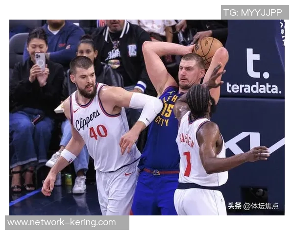 2020年NBA季后赛快船队与灰熊队激战回顾与精彩瞬间分析