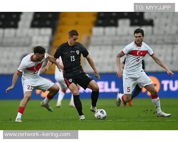 土耳其与乌克兰友谊赛精彩对决展现足球魅力与团队精神